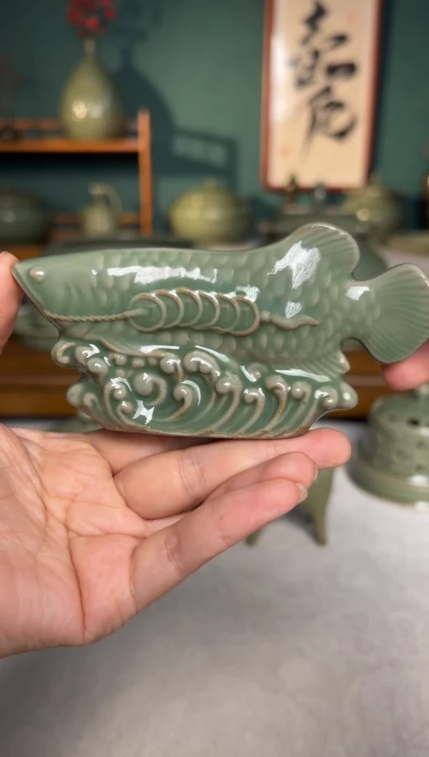 其他耀州窑秘色金龙鱼茶宠摆件