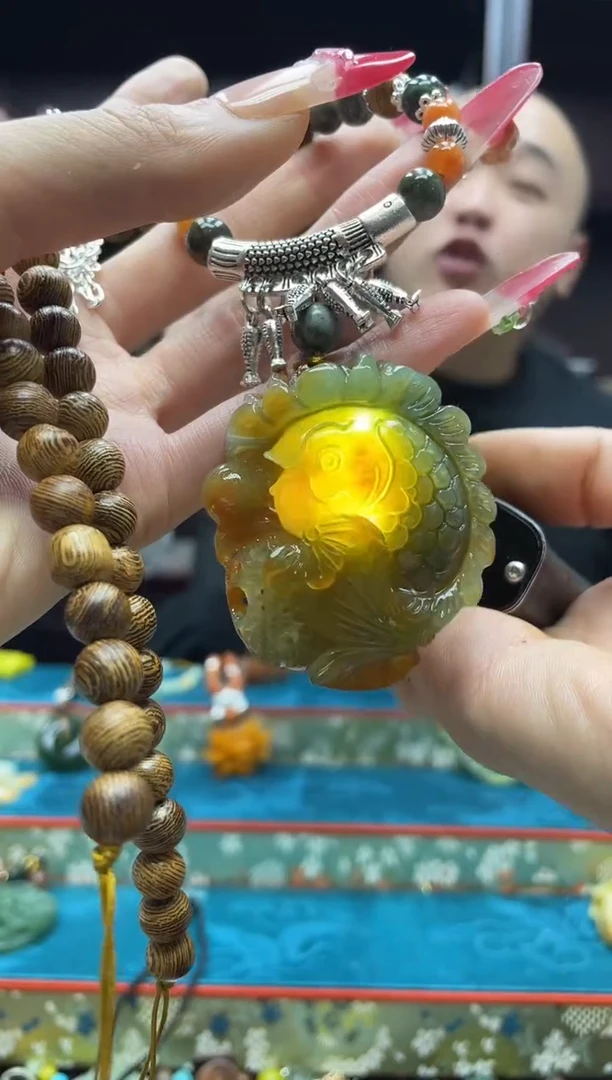 未镶嵌岫玉吊坠·