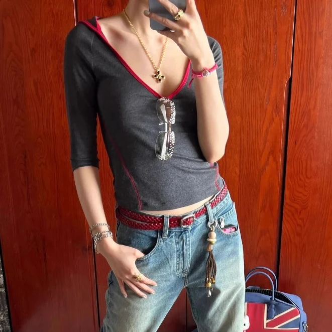 JODIEWANG修身显瘦短版收腰弹力撞色修身连帽中袖T恤5307