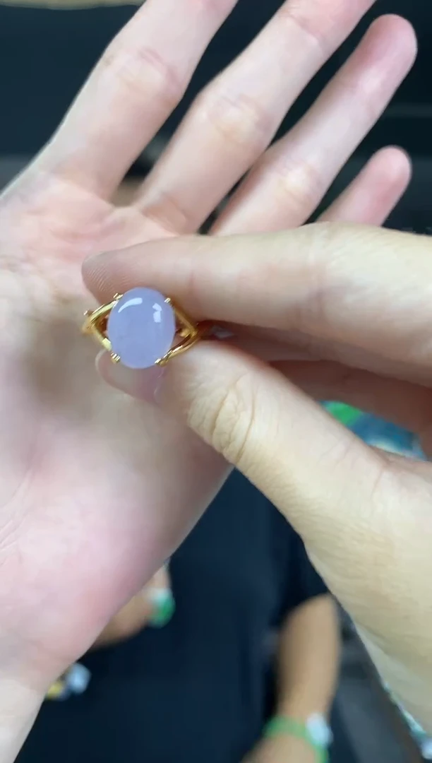 翡翠戒指未镶嵌多样性发其一，颜色微差