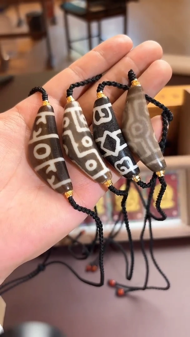 未镶嵌颈饰玛瑙/玉髓（覆膜）W00051-吴振田角角吊坠多样性发一