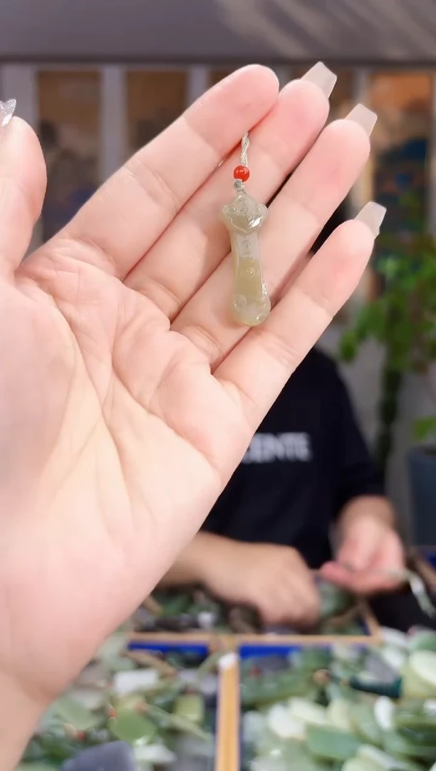 和田玉未镶嵌挂件拍一发一