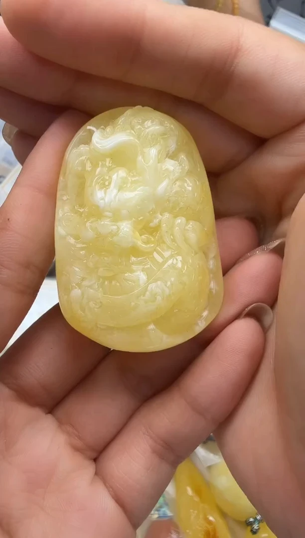 裸石琥珀未镶嵌如图