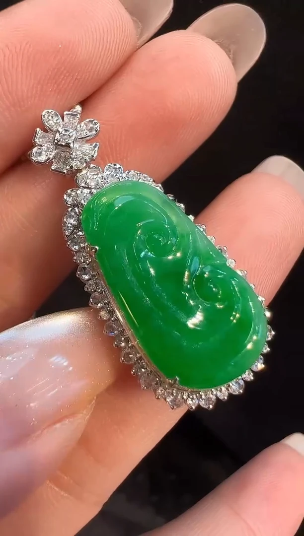 吊坠(不含链)18K金镶嵌翡翠AL6吊坠