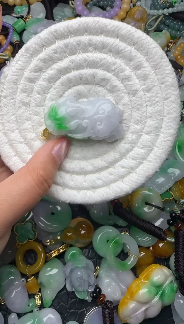 颈饰未镶嵌翡翠缅甸翡翠吊坠