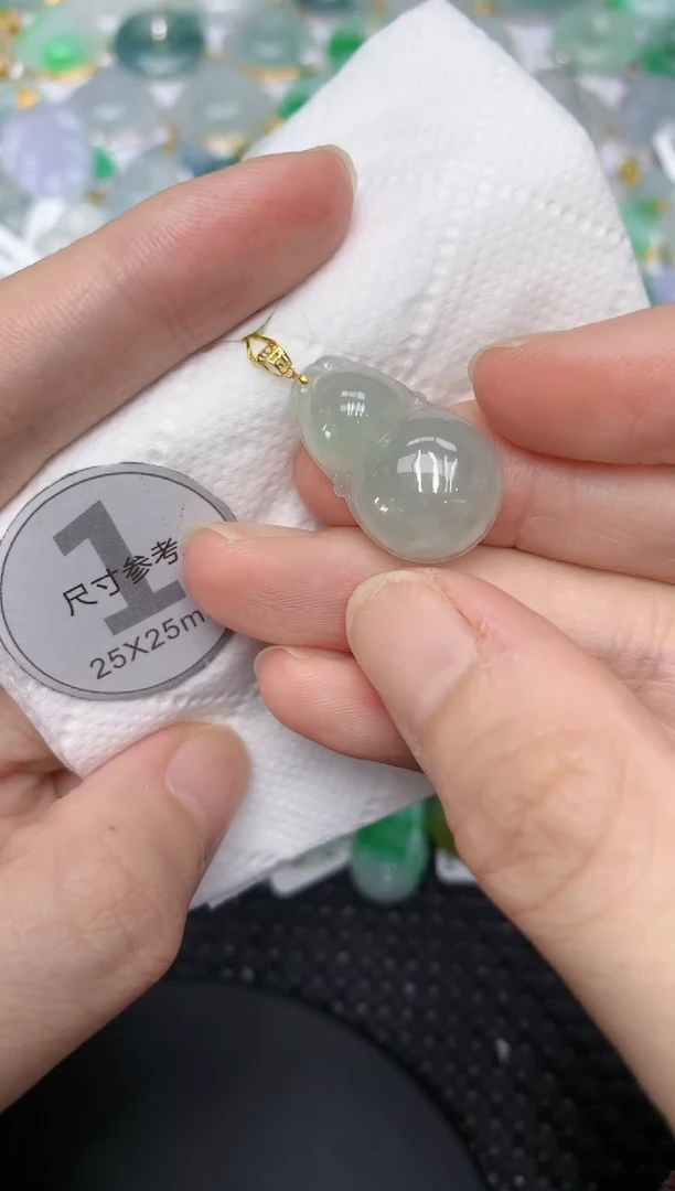 颈饰18K金镶嵌翡翠111111111