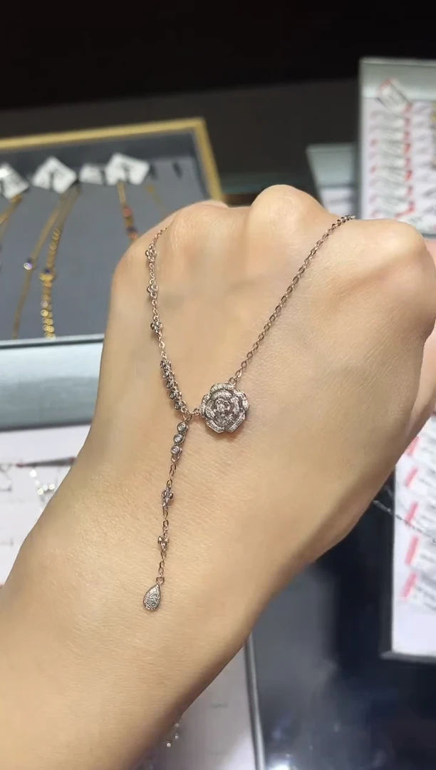 项链18K金镶嵌钻石