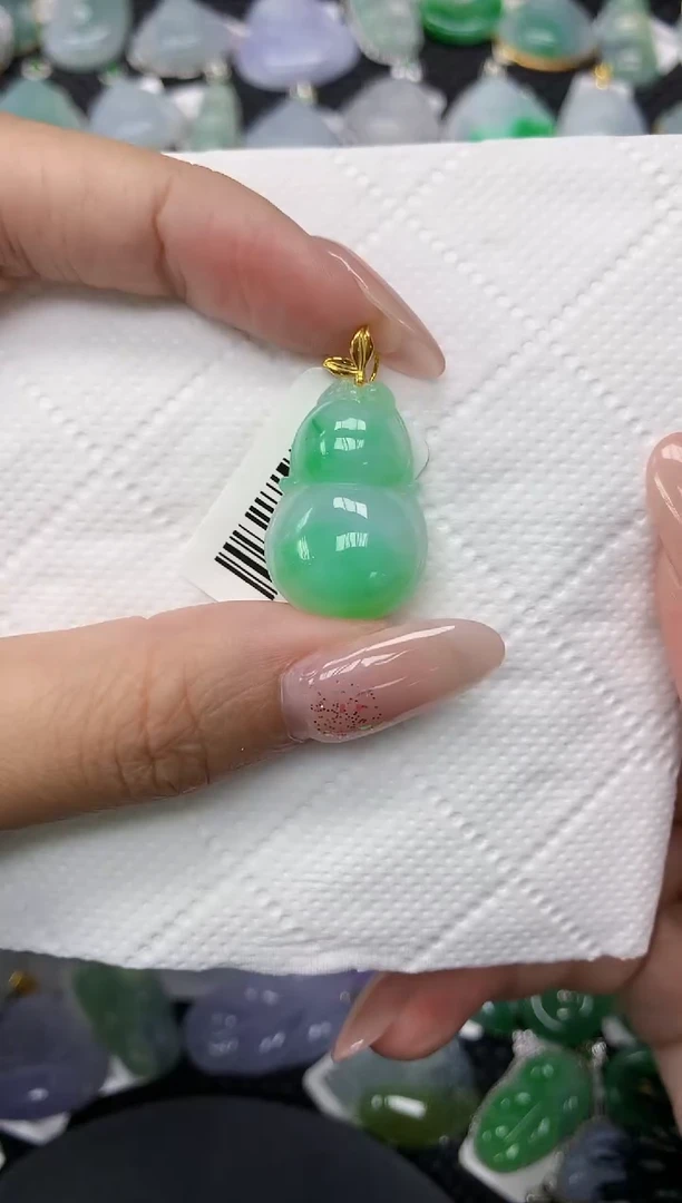 颈饰18K金镶嵌翡翠1111111111