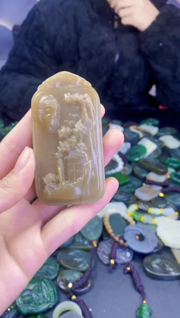 颈饰未镶嵌和田玉1