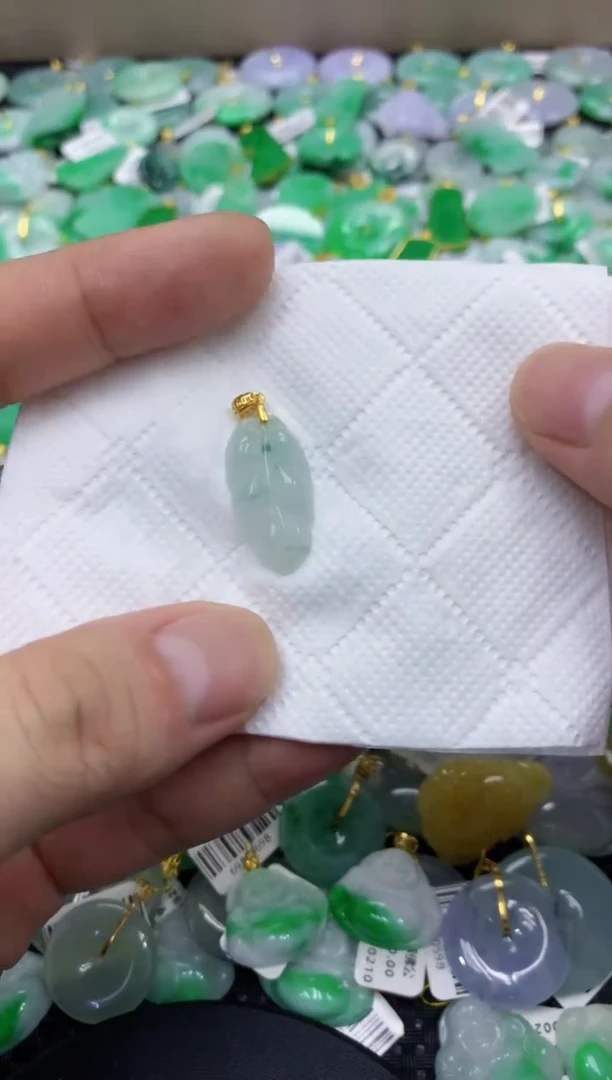颈饰未镶嵌翡翠天然缅甸翡翠A货