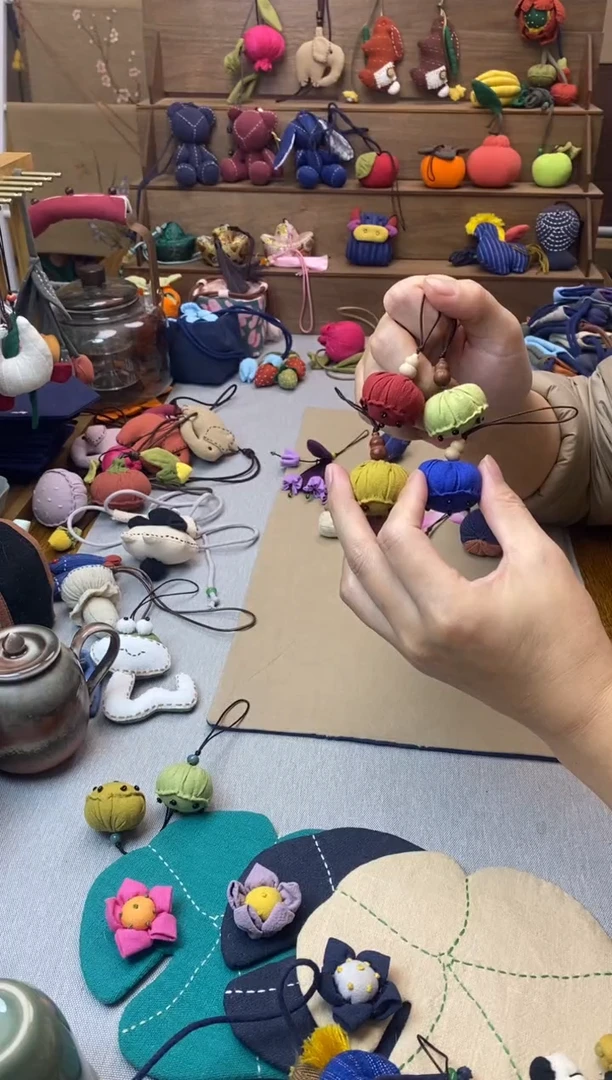 莲蓬手机挂（四色各1）