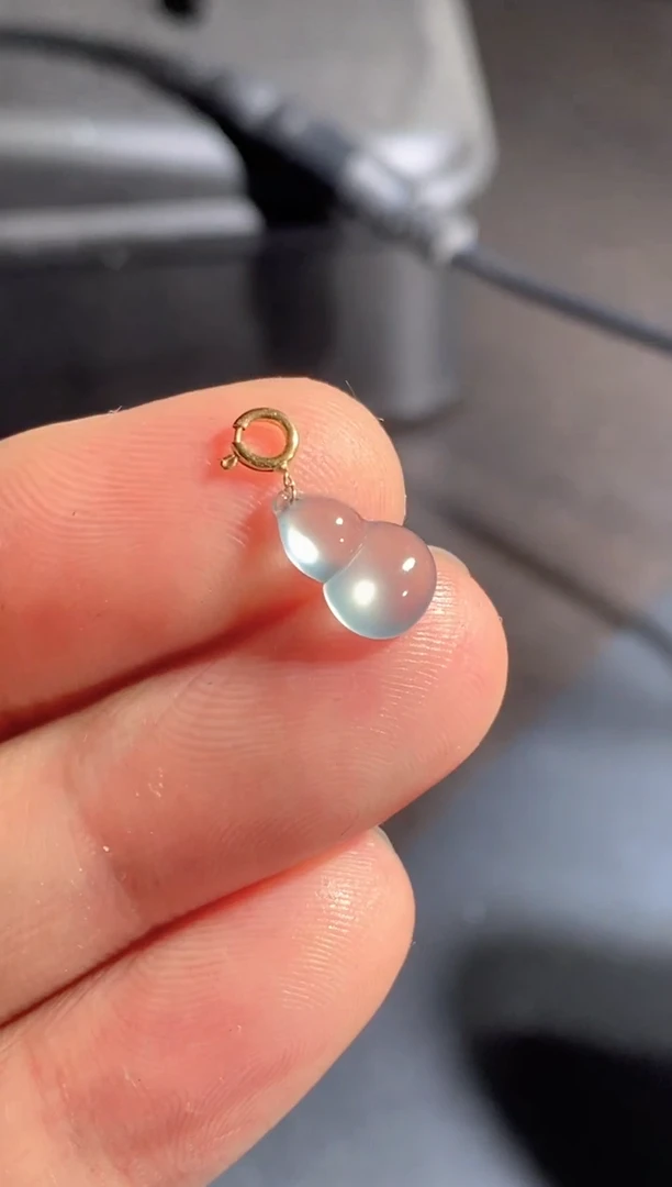 颈饰18K金镶嵌翡翠