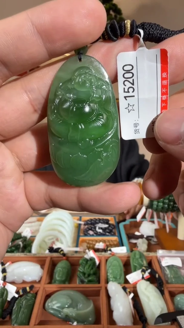 颈饰未镶嵌和田玉1