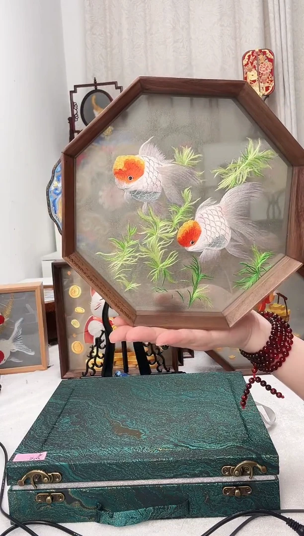 扇子苏绣作品手工摆台