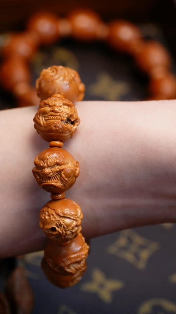 【闪购商品】橄榄核吊坠苏工橄榄核