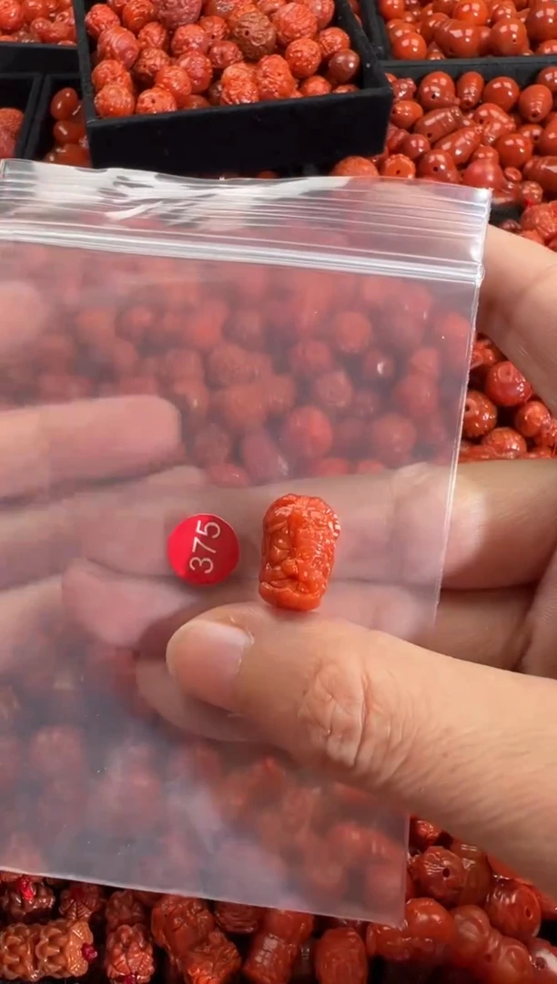 颈饰未镶嵌南红玛瑙1