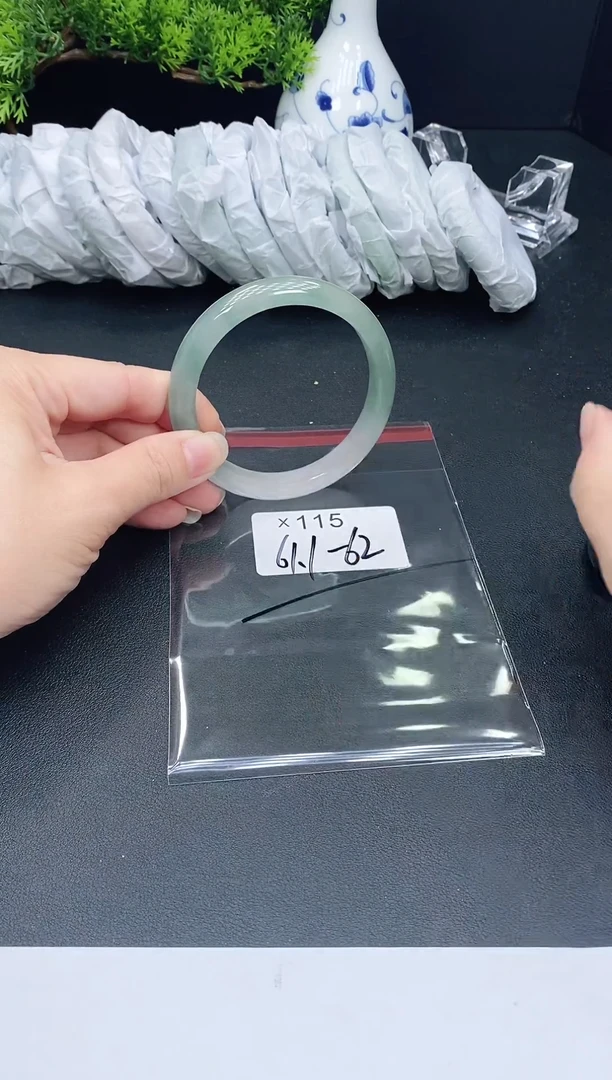 未镶嵌手镯翡翠115