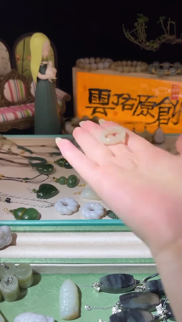 未镶嵌戒圈和田玉和田玉戒圈（多样性发其一）