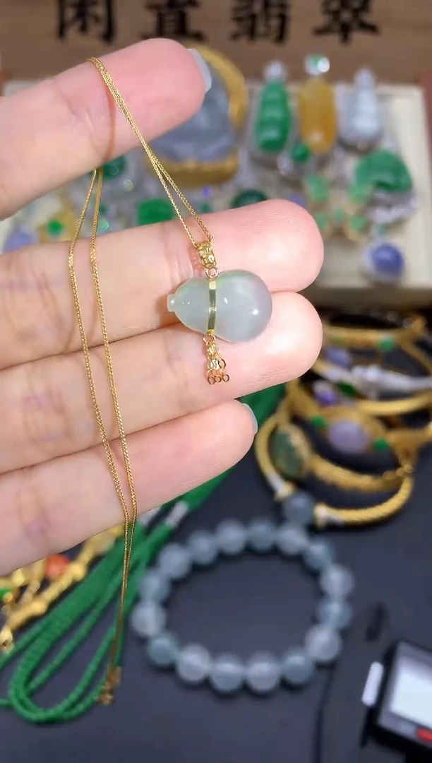 翡翠18K金镶嵌颈饰75-中国好珍宝