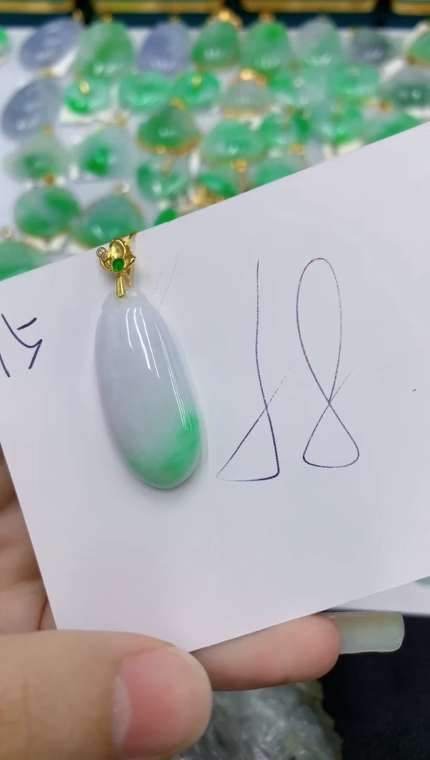 颈饰未镶嵌翡翠翡翠
