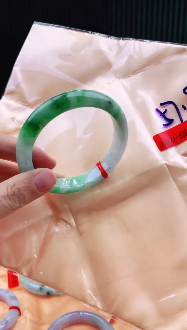 未镶嵌手镯翡翠57+