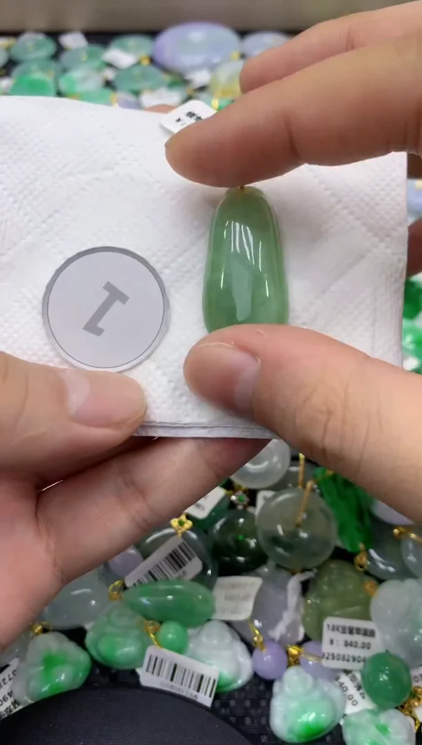 颈饰未镶嵌翡翠天然缅甸翡翠A货
