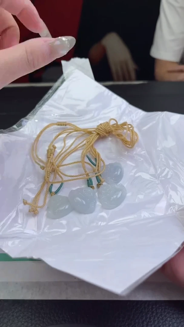 【闪购商品】翡翠挂件未镶嵌边城刀客/555490/多样性发一