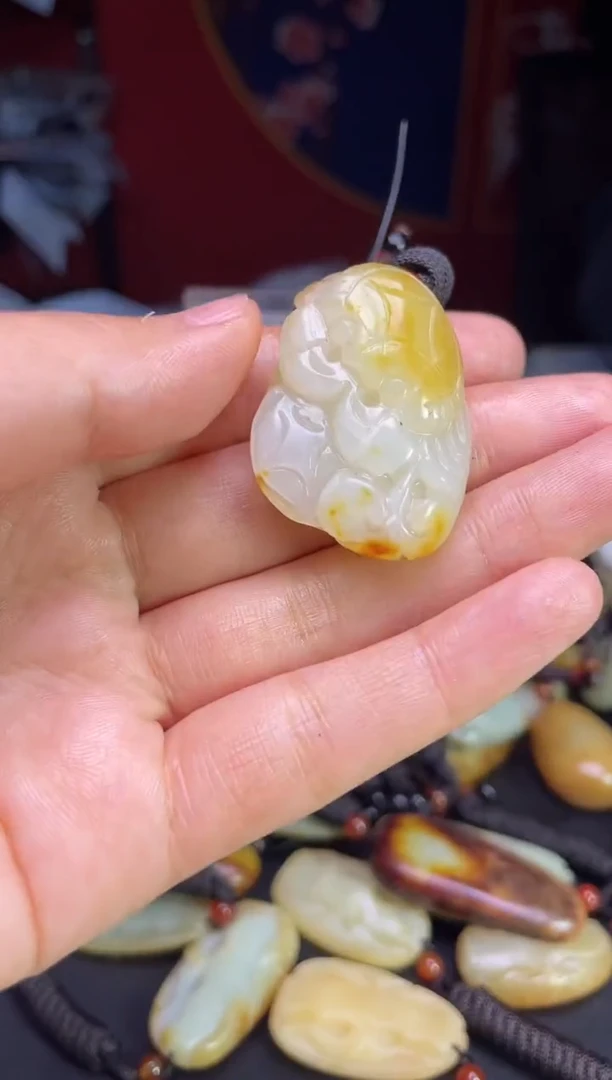 颈饰未镶嵌和田玉1