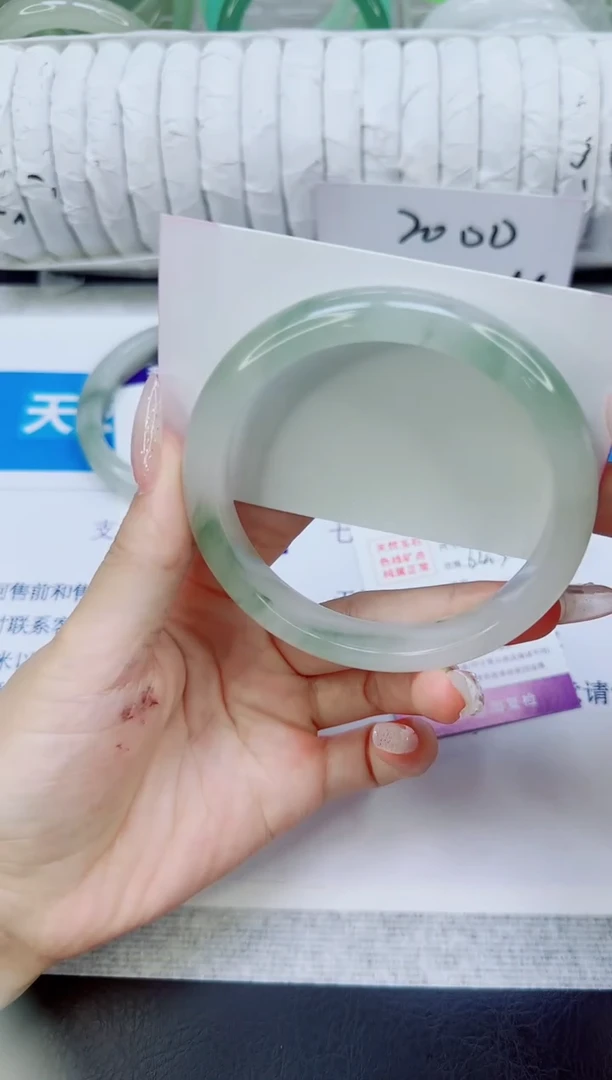 未镶嵌手镯石英质玉126/64.3