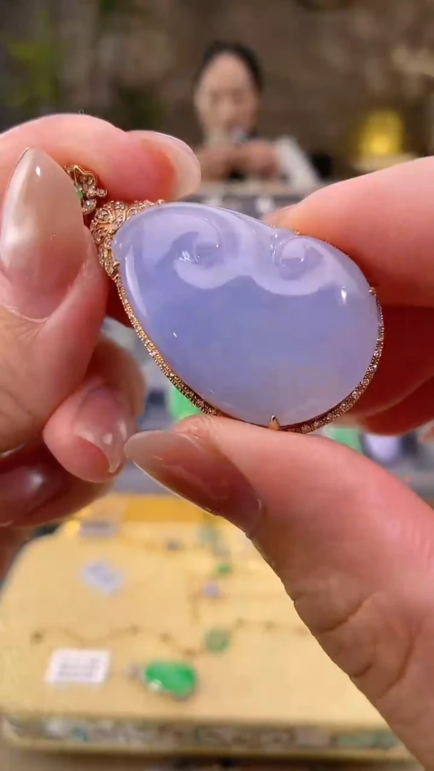 吊坠(不含链)18K金镶嵌翡翠如意