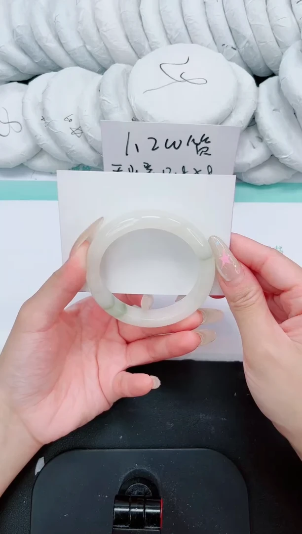 石英质玉手镯未镶嵌64-55.4