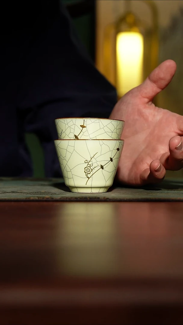 【览古雅韵】主人对杯