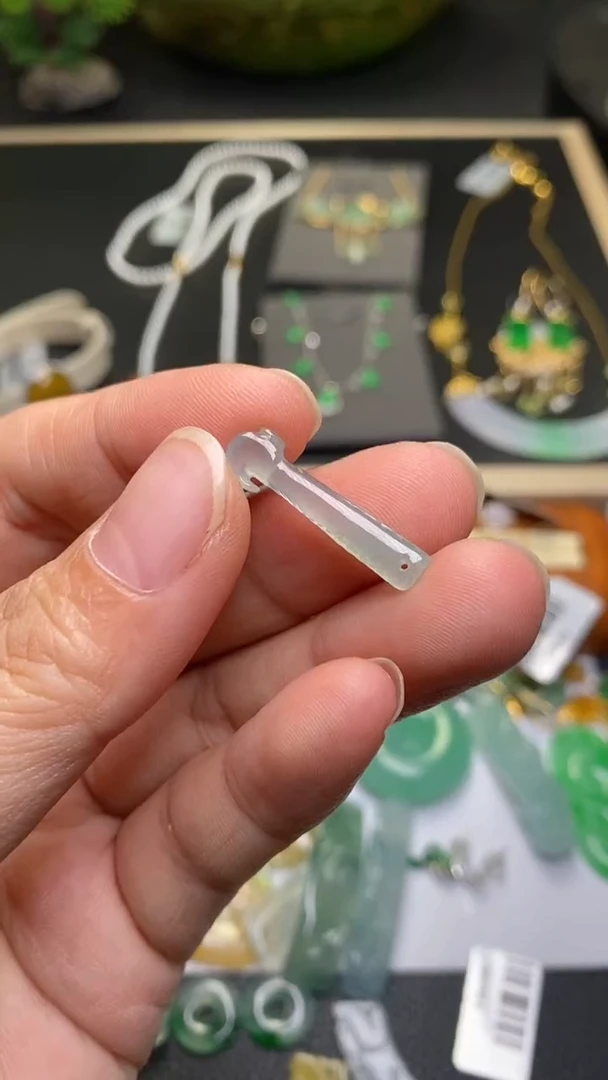 颈饰未镶嵌翡翠净货40461