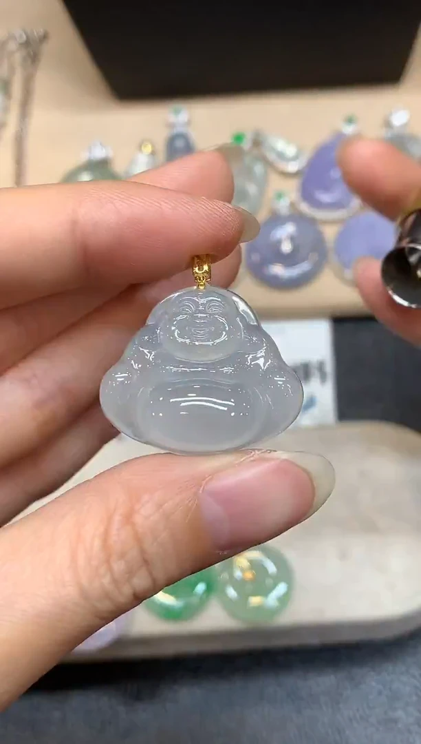 颈饰18K金镶嵌翡翠佛公【无服务费