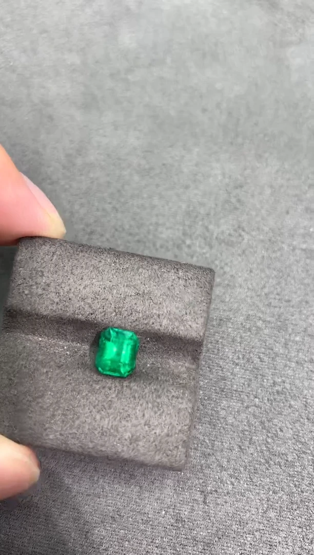 裸石未镶嵌祖母绿d-14 1.36ct 无油