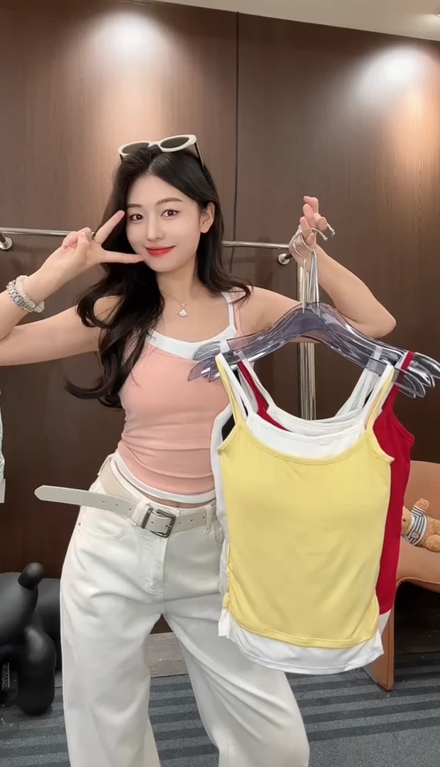 韩ins2025春夏新款多巴胺纯欲辣妹撞色百搭一体式吊带背心上衣女