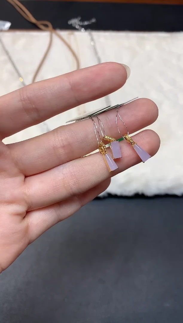 吊坠(不含链)18K金镶嵌翡翠（多样性发一件）W147|980