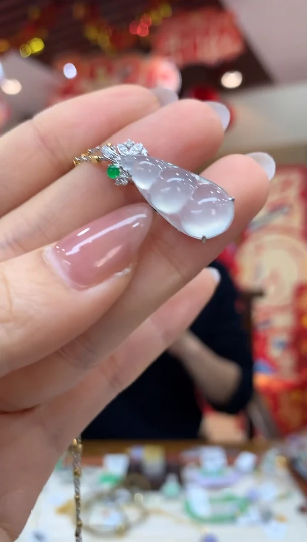 吊坠(不含链)18K金镶嵌翡翠豆子