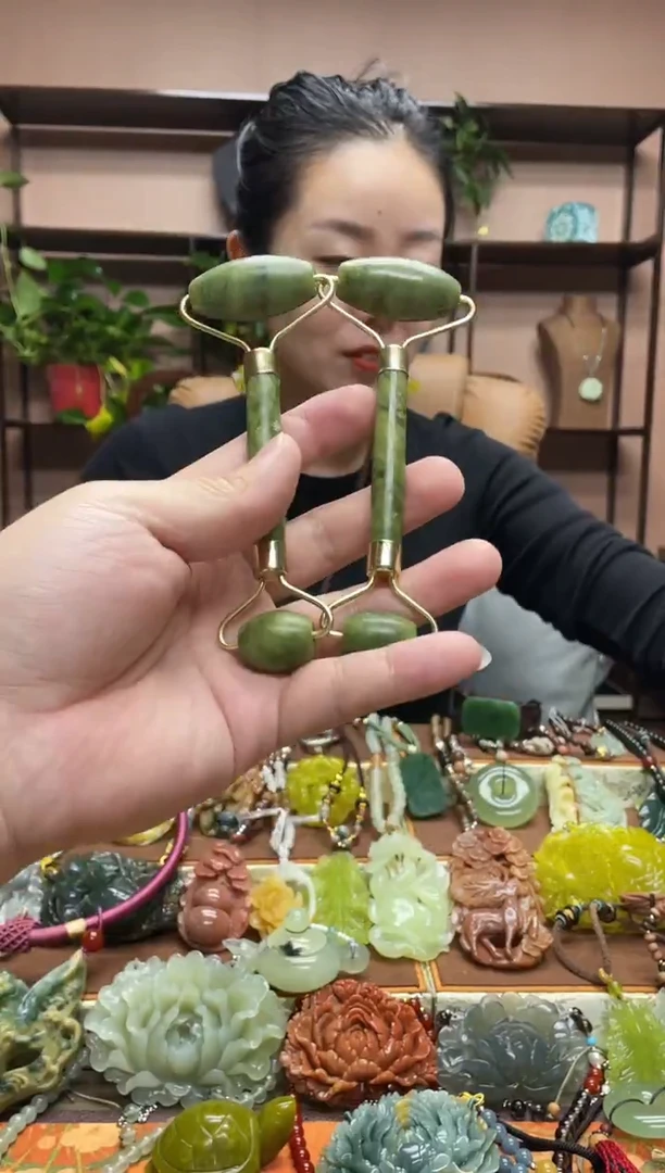 未镶嵌岫玉吊坠多样性发货发其中之一