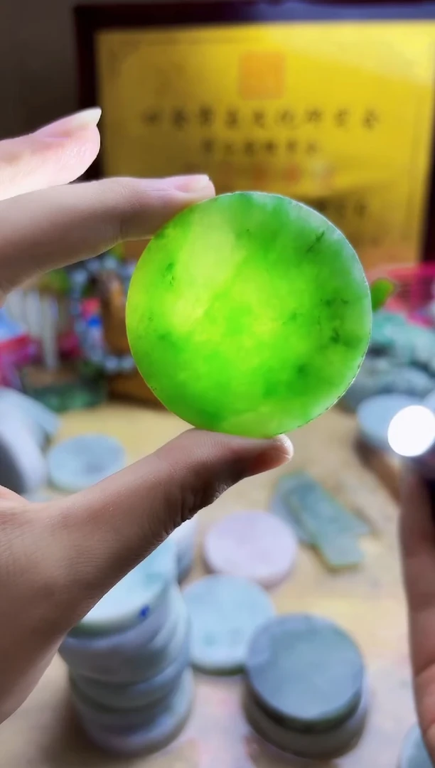 翡翠挂件未镶嵌A货张璀883