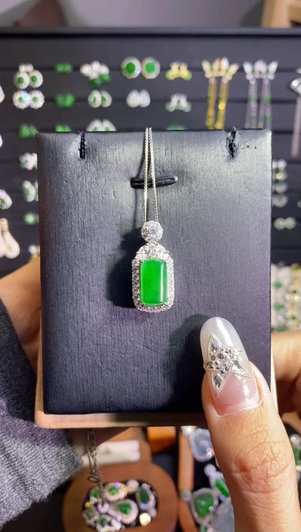 颈饰银S925镶嵌翡翠无事牌吊坠