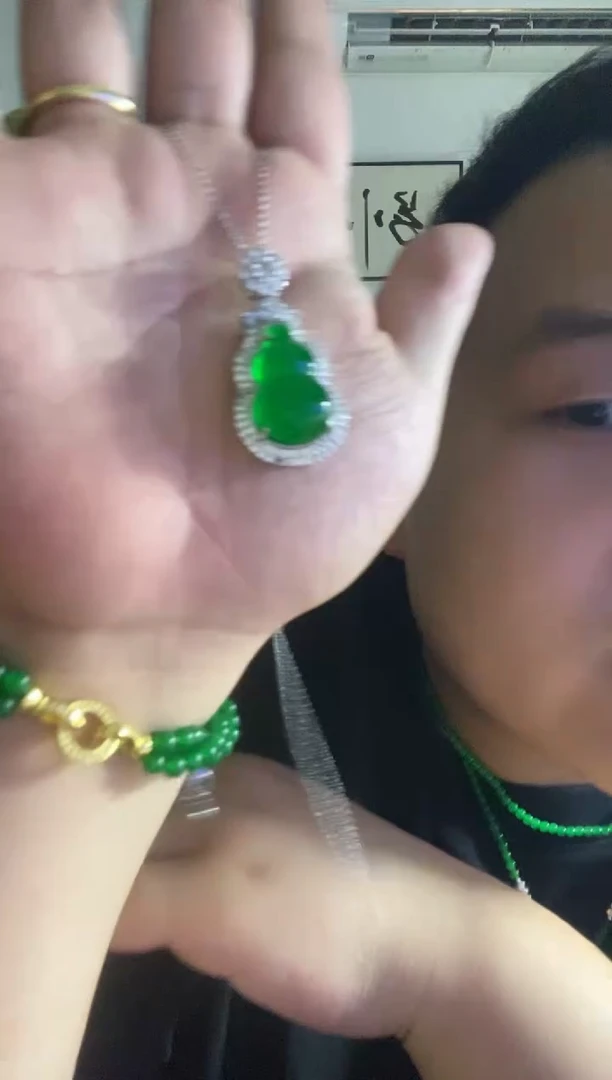 翡翠14K金镶嵌颈饰199葫芦