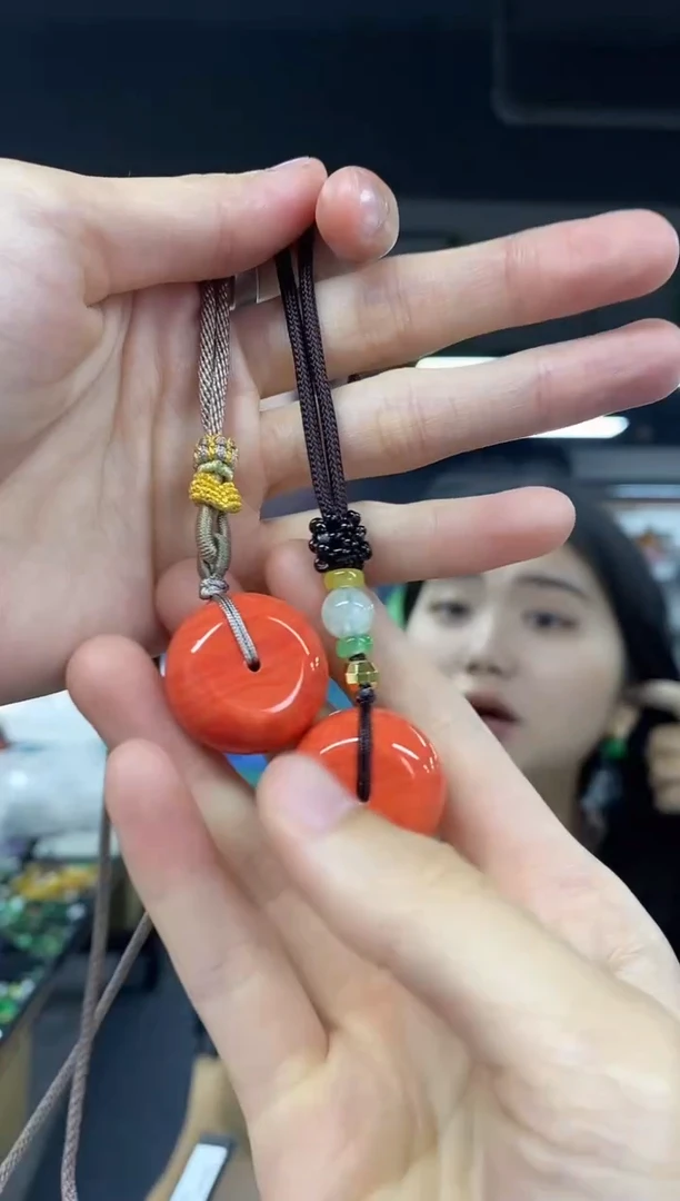 未镶嵌吊坠玛瑙/玉髓多样性发其一颜色微差