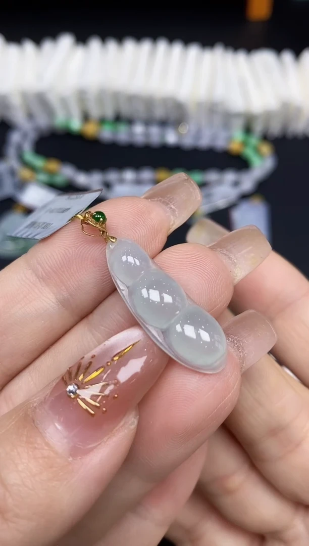 吊坠(不含链)18K金镶嵌翡翠豆子18K金扣镶嵌@@CMT1179-3