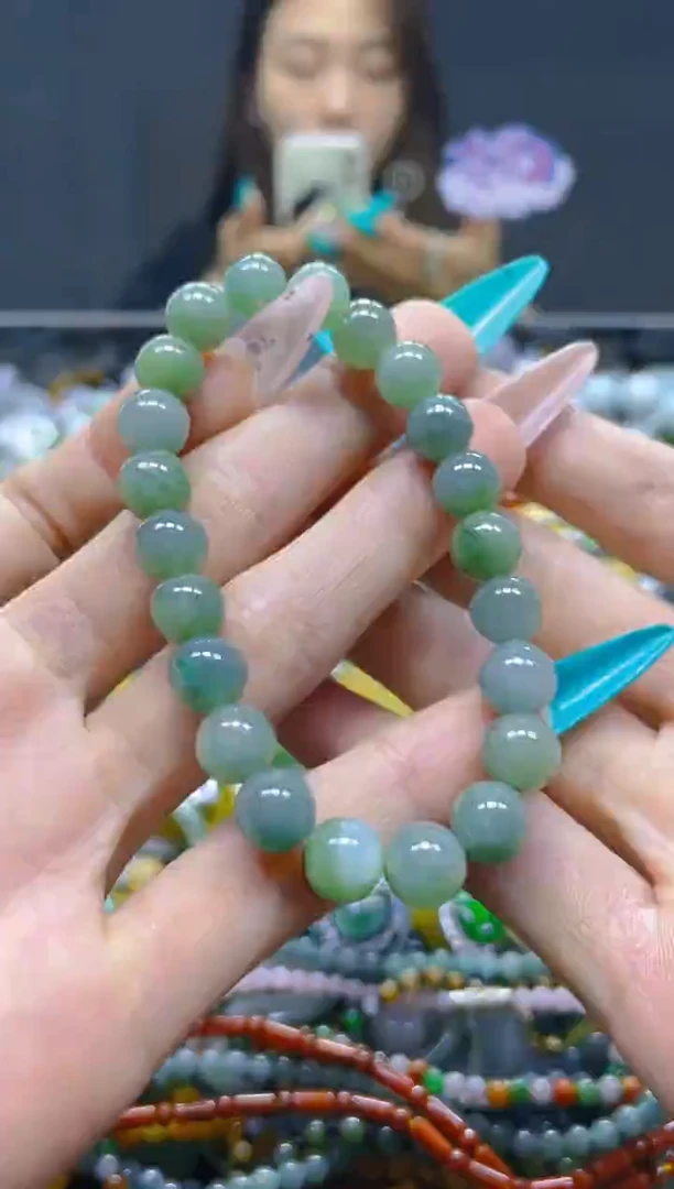 翡翠未镶嵌颈饰8MM/R/翡翠A货，一件也是批发价