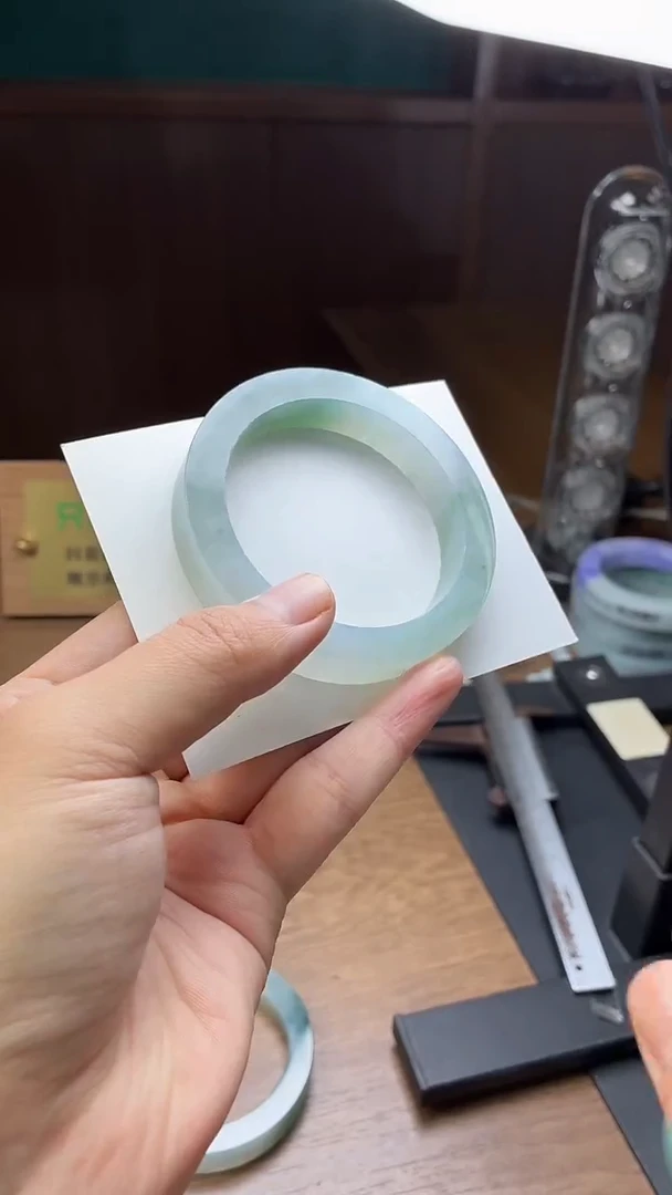 未镶嵌手镯定制翡翠大***7定制