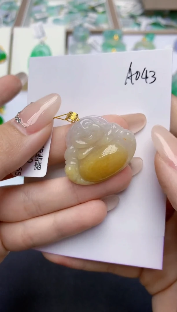 翡翠18K金镶嵌颈饰天然缅甸翡翠A货
