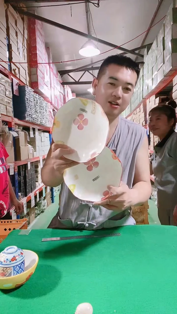 瓷片碗碟好物一件不留@@1