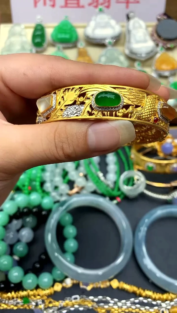 18K金镶嵌手镯翡翠225 -中国好珍宝