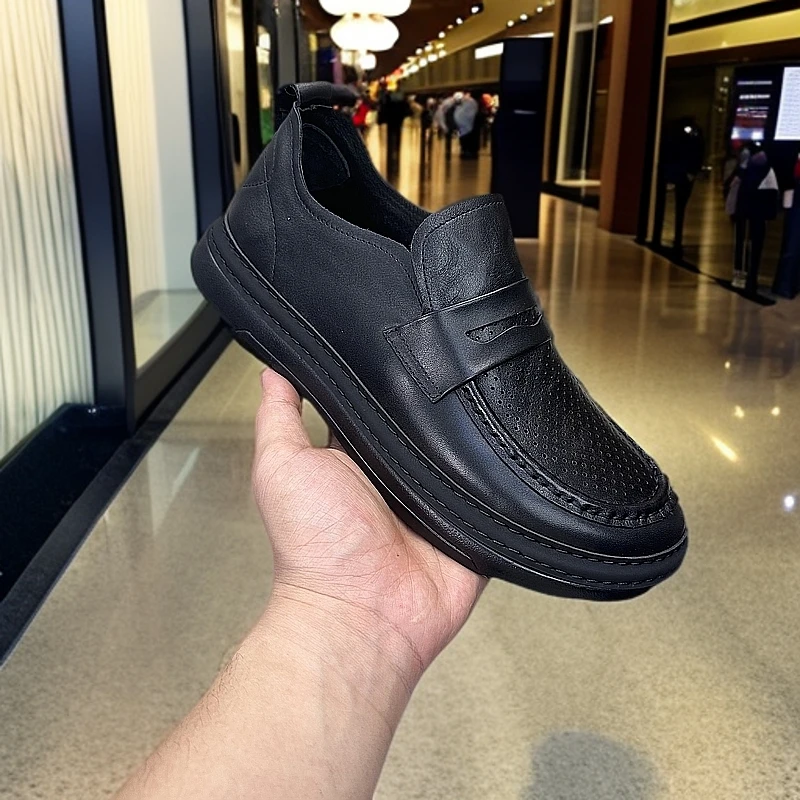 2025夏季新款男士百搭网面男鞋透气打孔时尚软底休闲皮鞋镂空潮鞋
